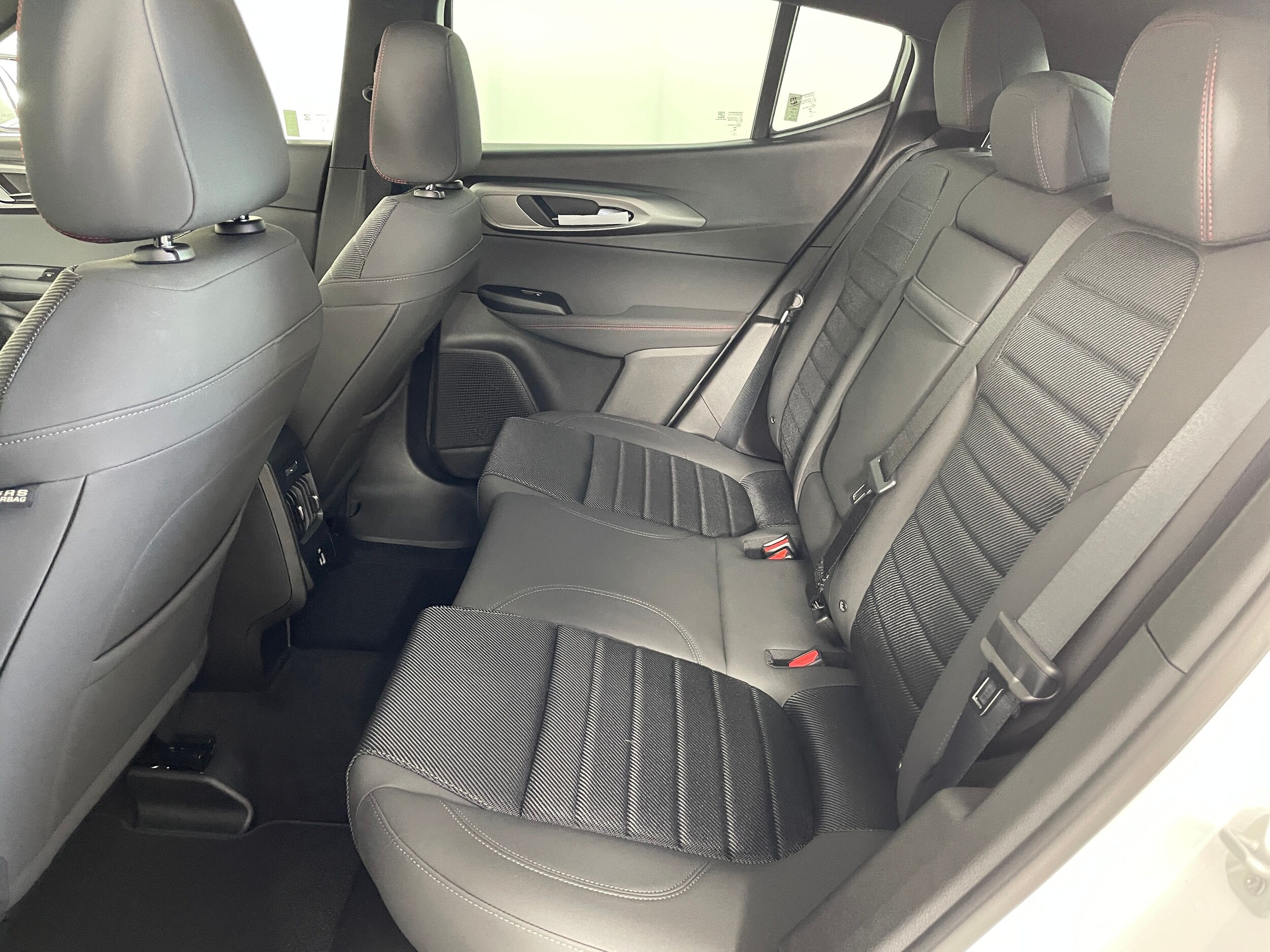 2025 Dodge Hornet GT photo 4