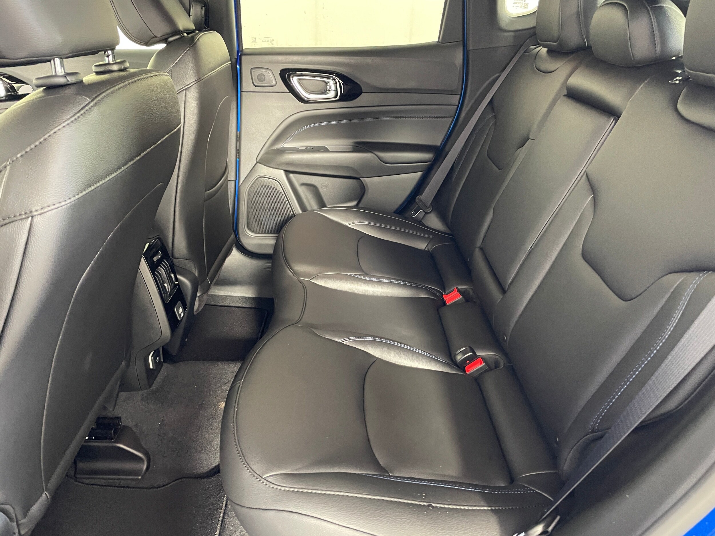 2025 Jeep Compass Limited photo 4