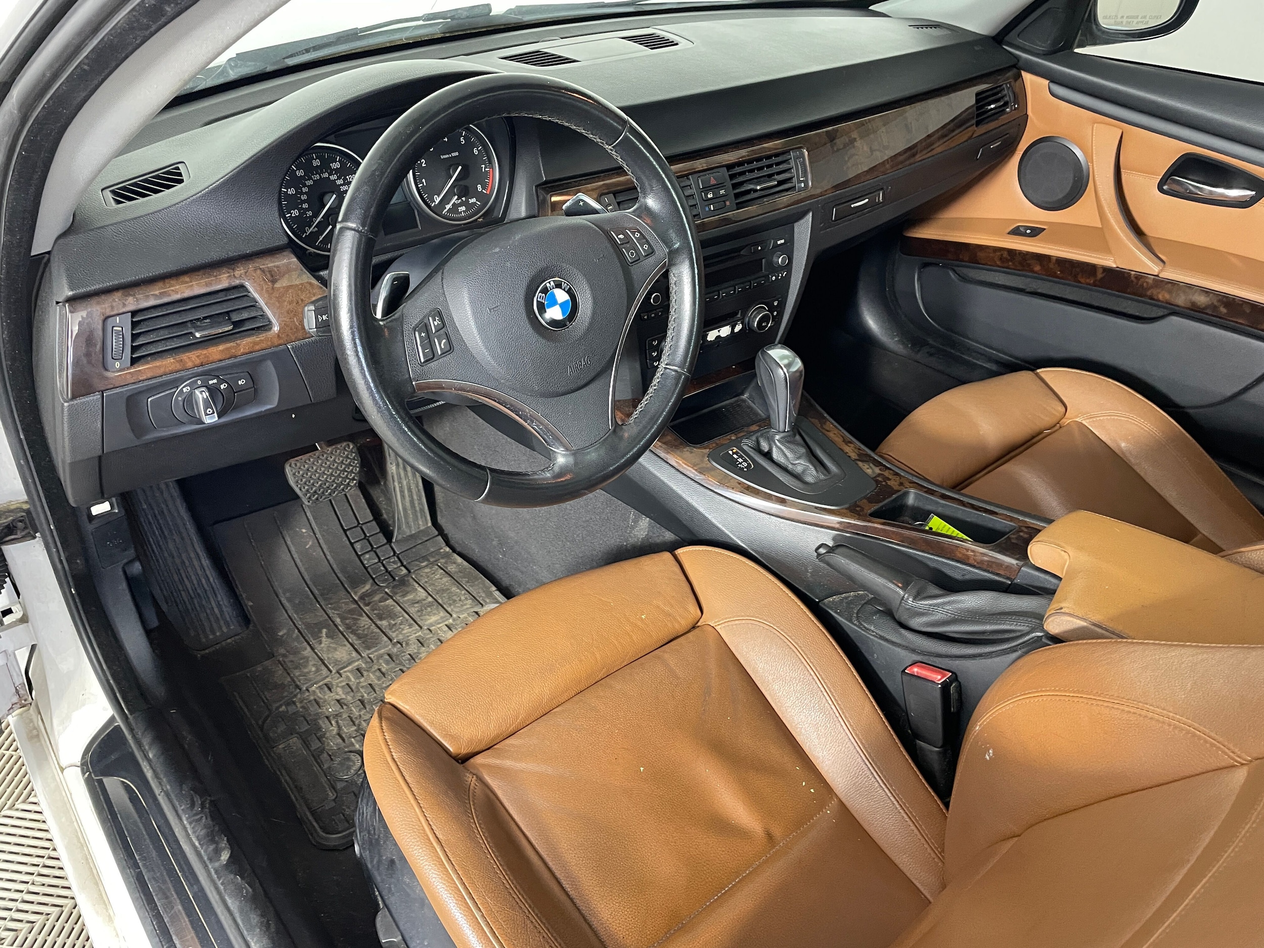 2011 BMW 328i photo 3