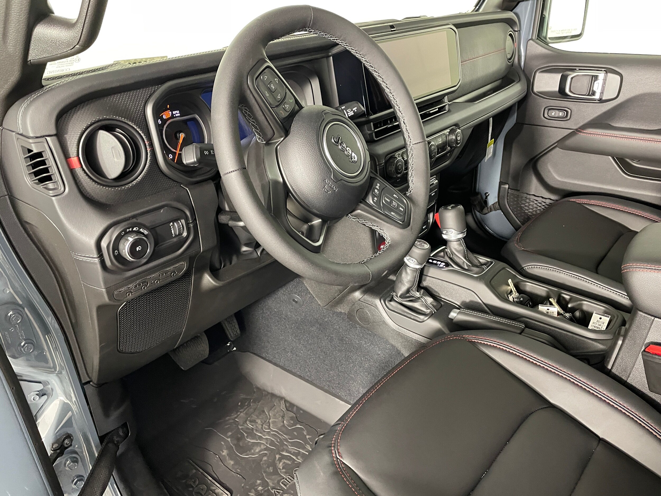 2025 Jeep Wrangler Rubicon photo 2