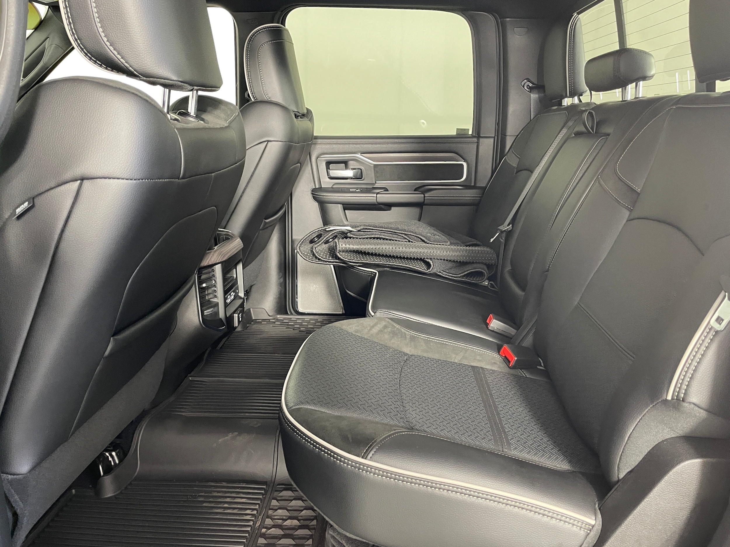 2026 RAM 2500 Laramie - Photo 13