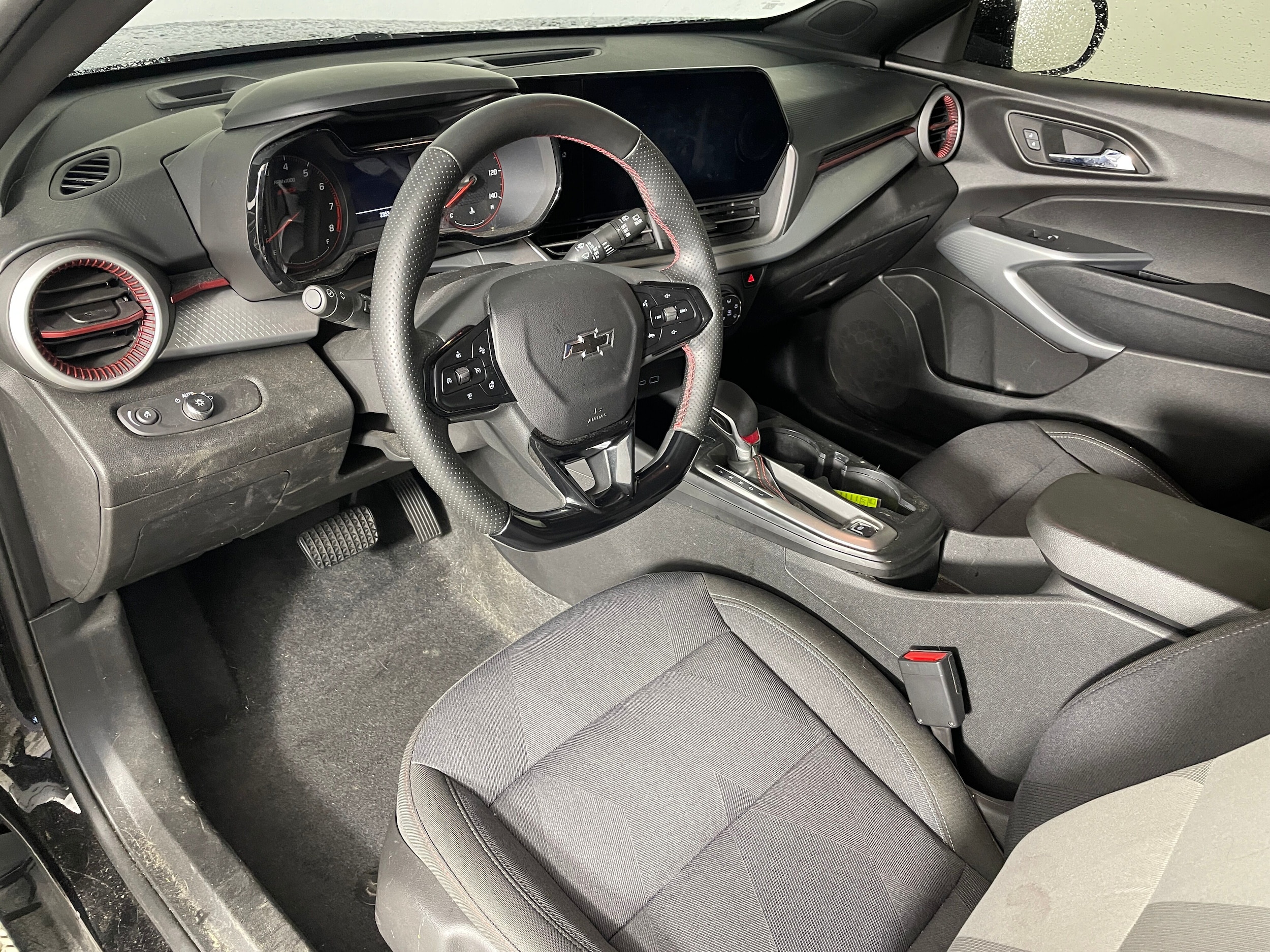 2025 Chevrolet Trax 1RS photo 3