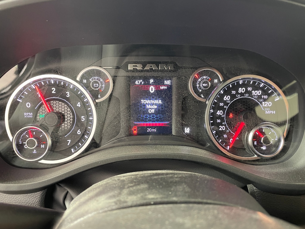 New 2026 Ram 1500 TRADESMAN CREW CAB 4X4 5'7 BOX Pickup