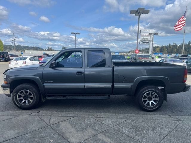 2000 Chevrolet Silverado 2500 LT photo 5
