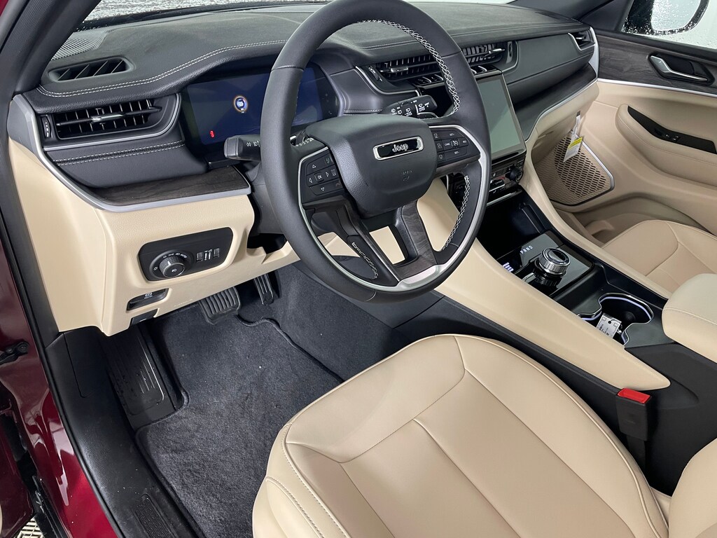 New 2025 Jeep Grand Cherokee L LIMITED 4X4 Sport Utility