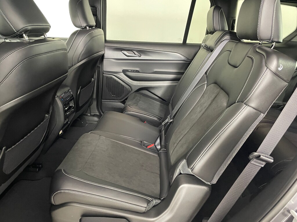 New 2025 Jeep Grand Cherokee L ALTITUDE 4X4 Sport Utility