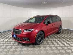 2026 Chrysler Pacifica LIMITED Passenger Van