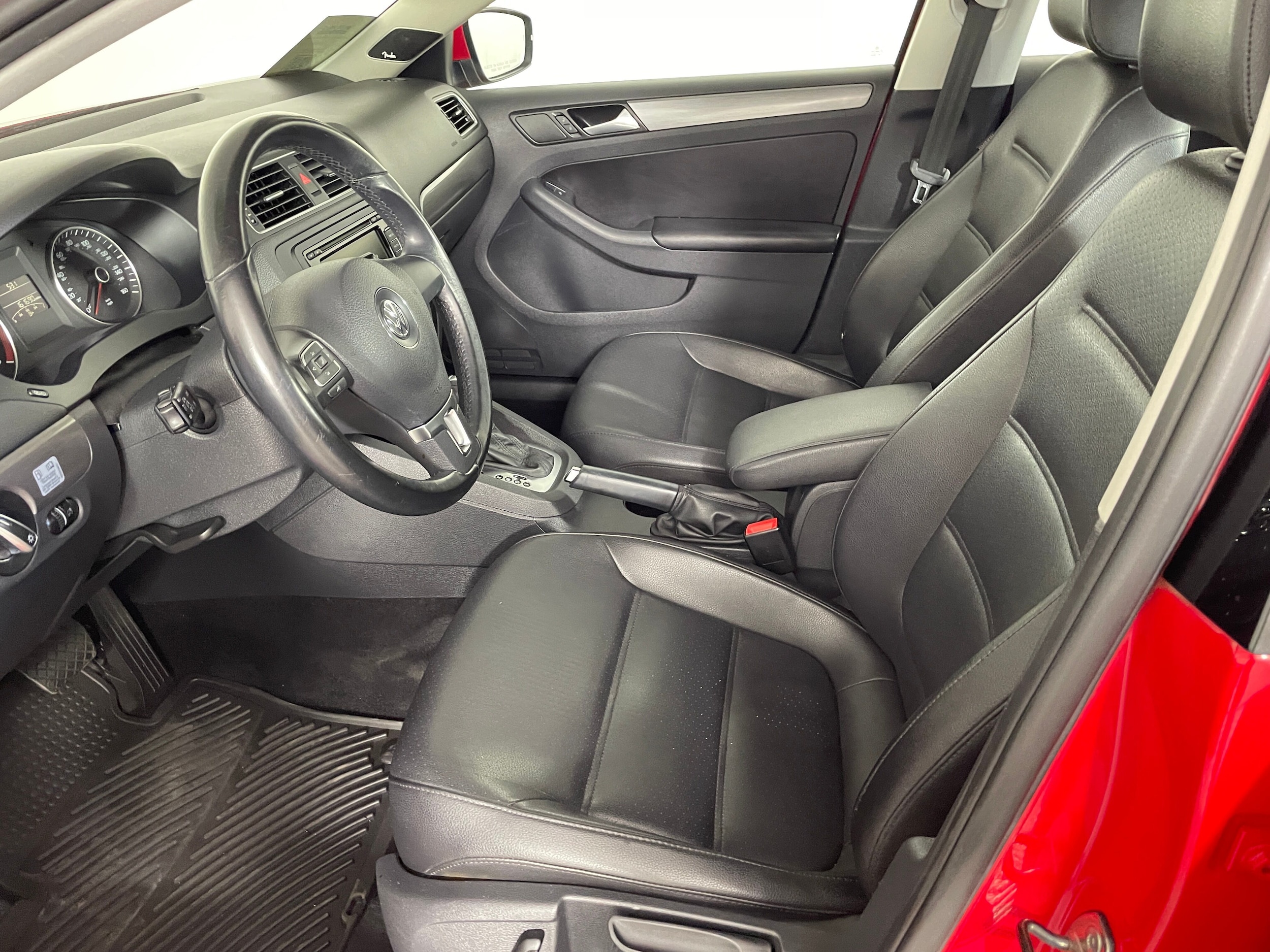 Used 2014 Volkswagen Jetta TDI with VIN 3VWLL7AJ8EM374877 for sale in Bremerton, WA