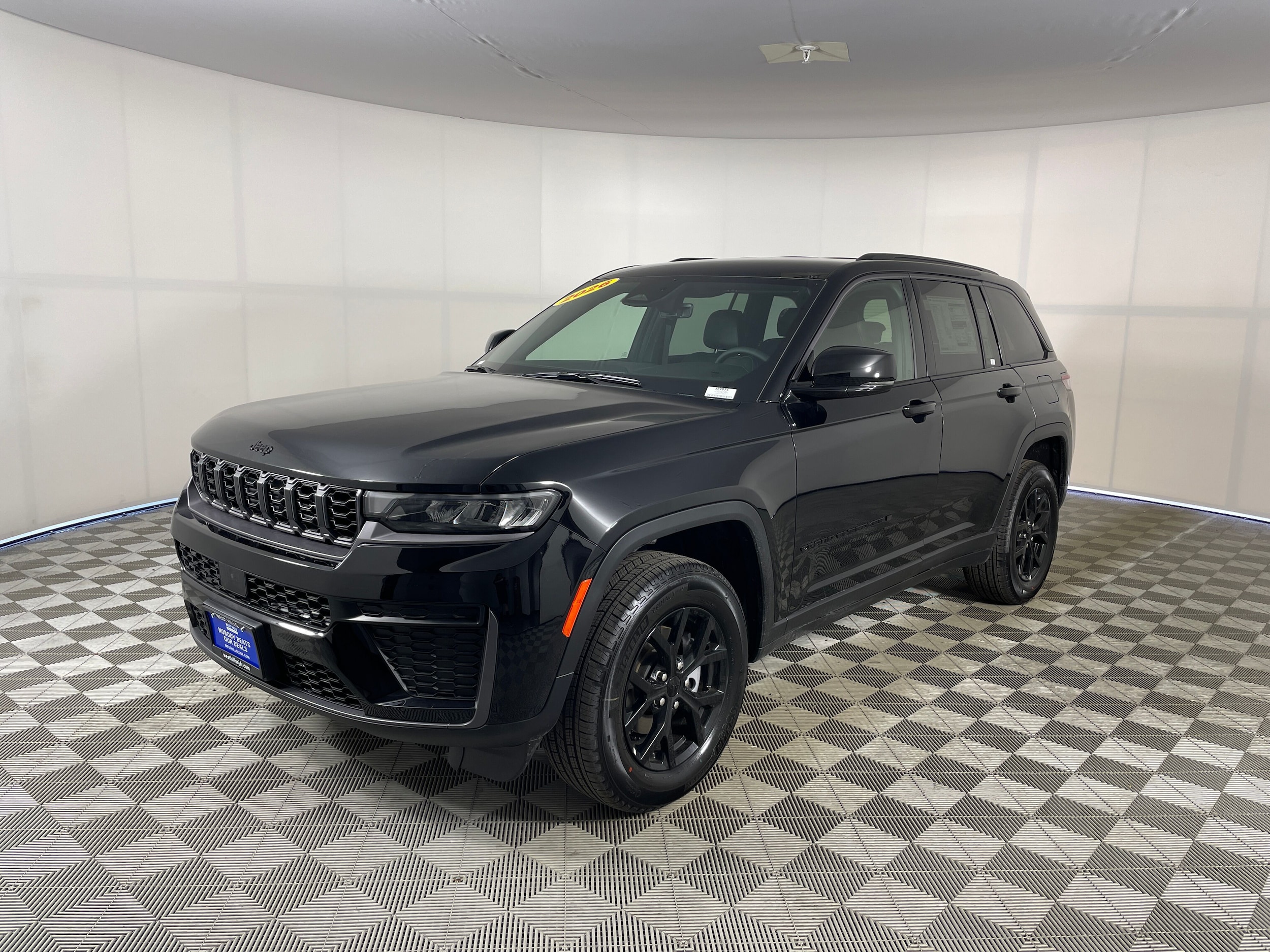 2026 Jeep Grand Cherokee Laredo Altitude 4x4's photo