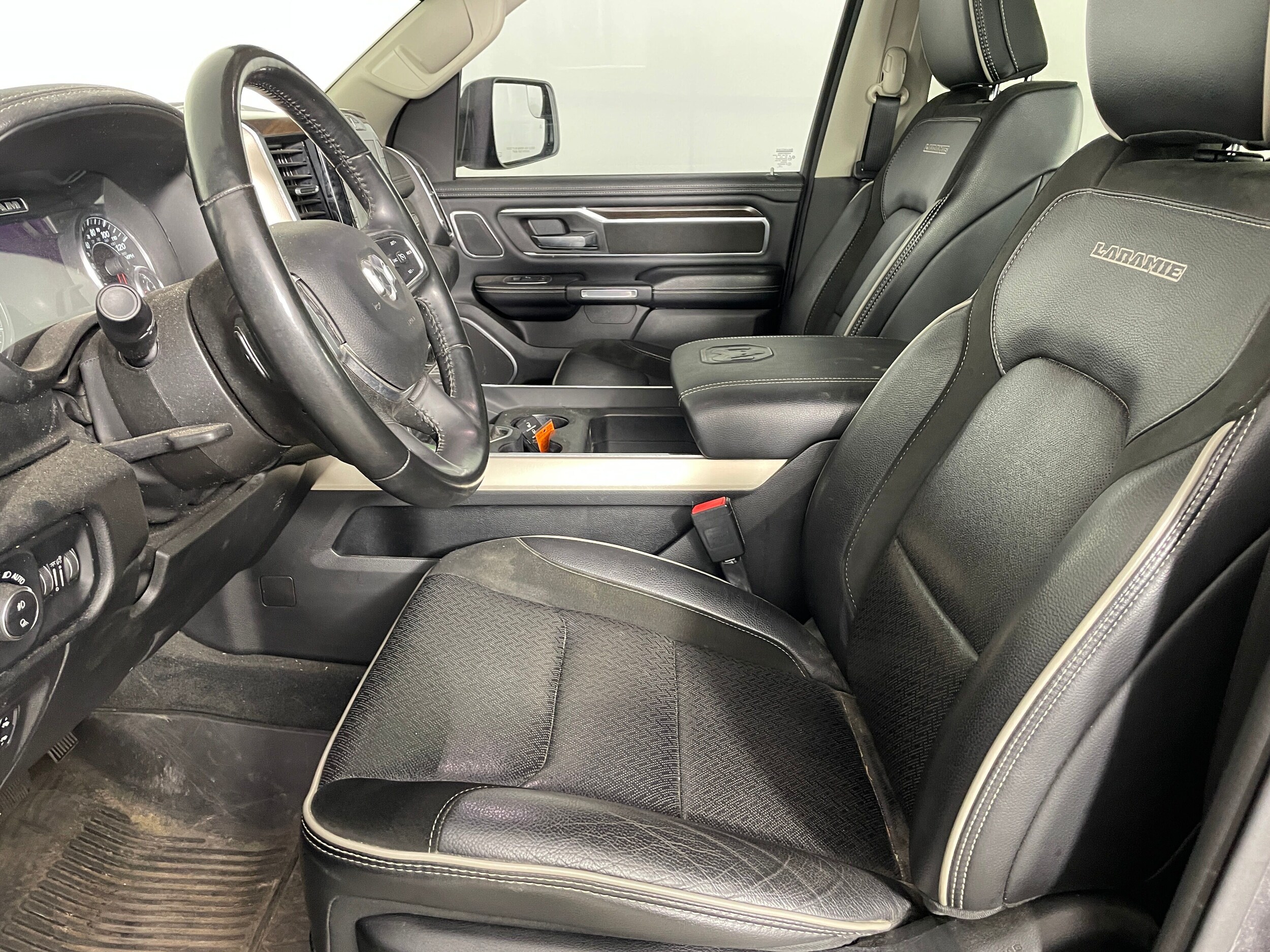 2022 Ram 1500 Laramie photo 2