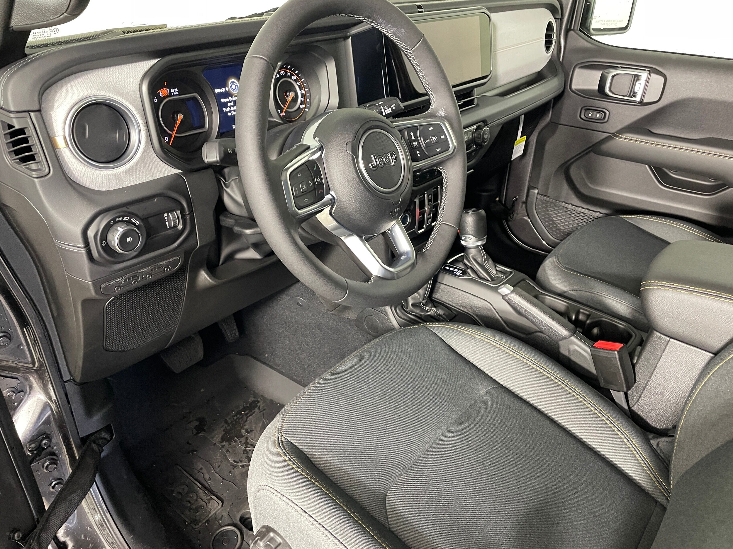 2025 Jeep Wrangler Sahara photo 3