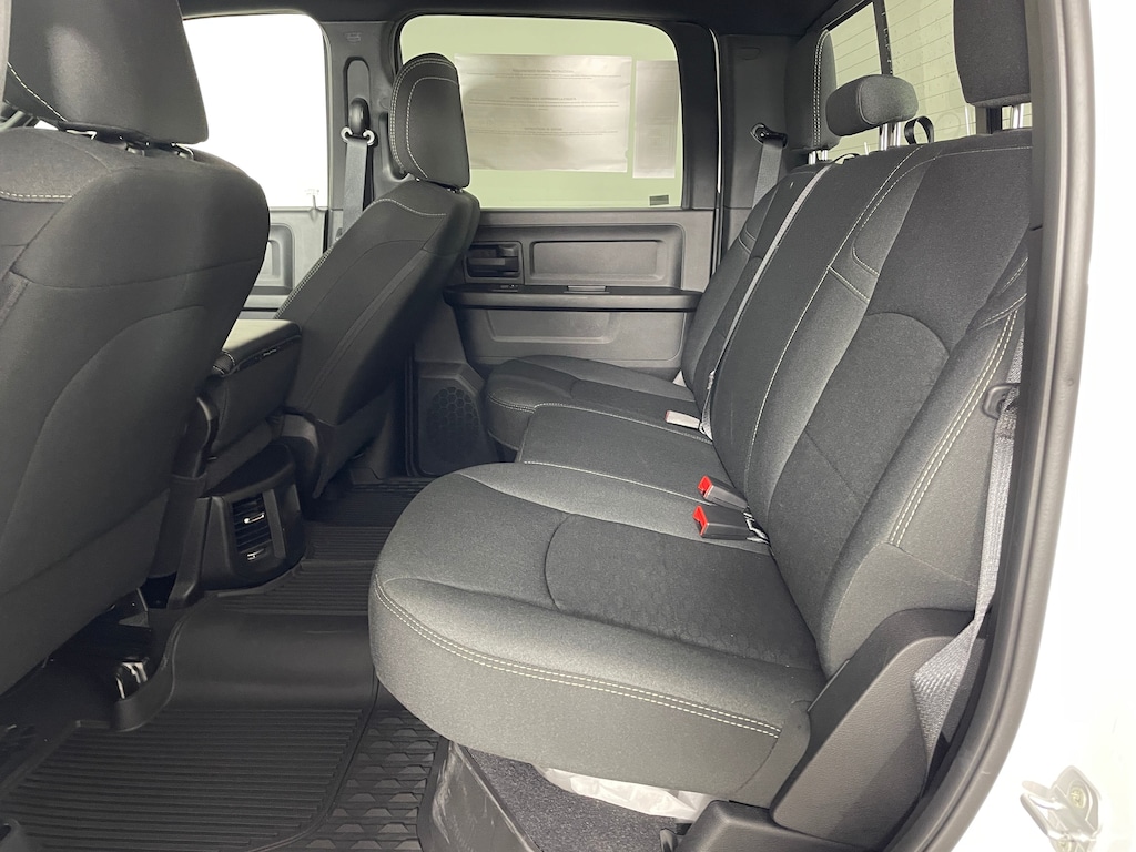 New 2026 Ram 2500 WARLOCK CREW CAB 4X4 6'4 BOX Pickup