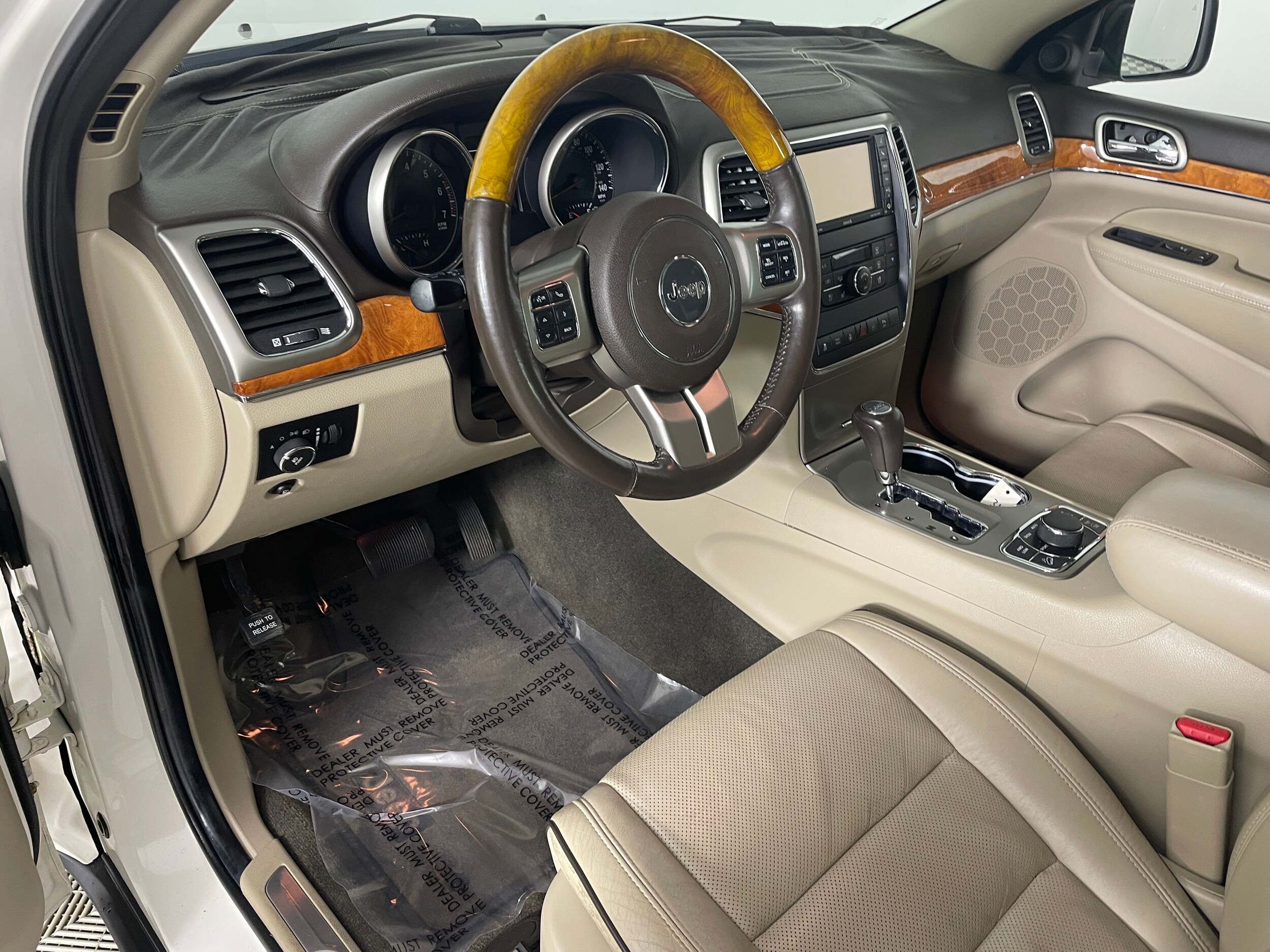 2012 Jeep Grand Cherokee Overland photo 3