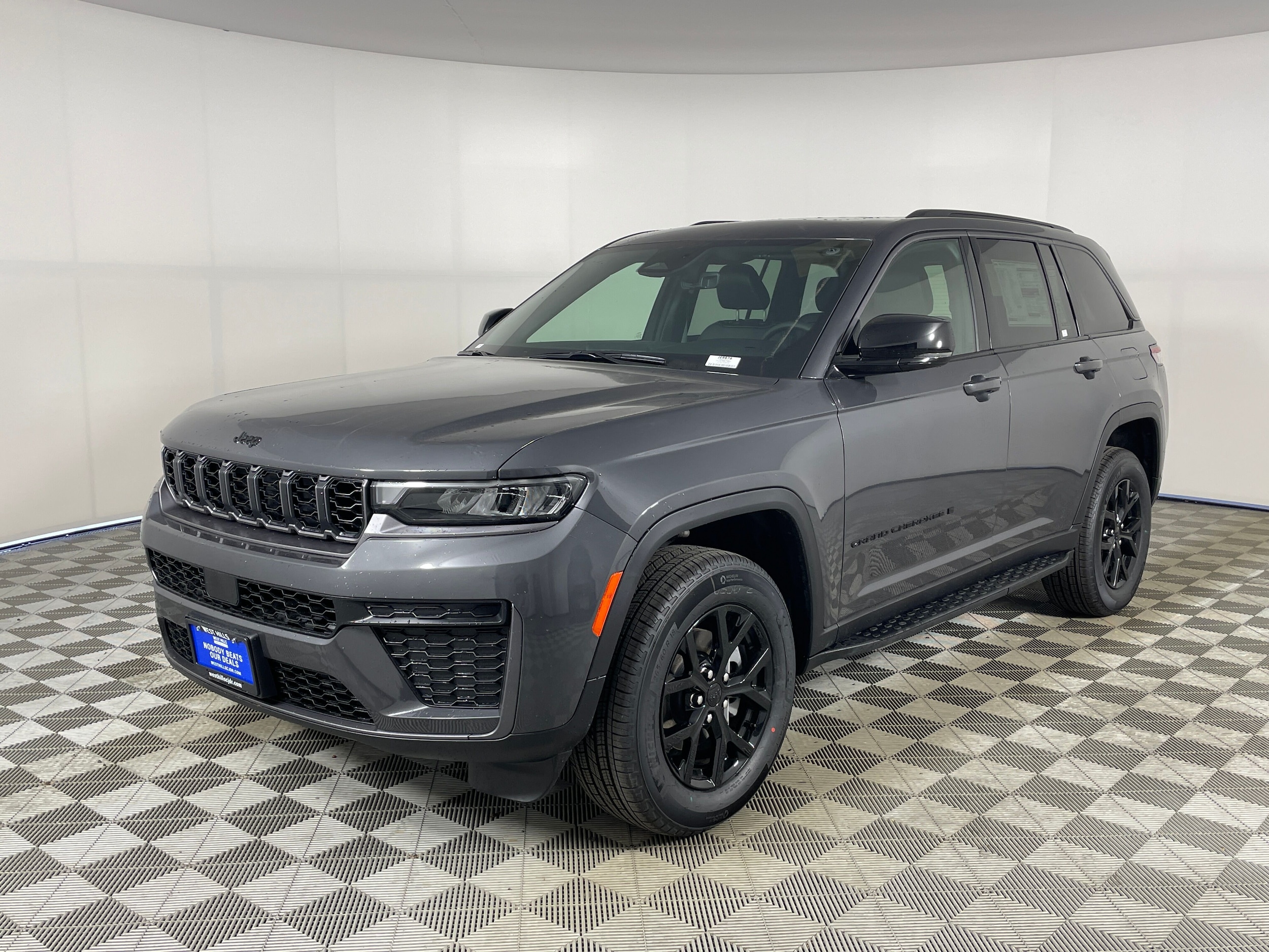 2026 Jeep Grand Cherokee Laredo Altitude 4x4's photo