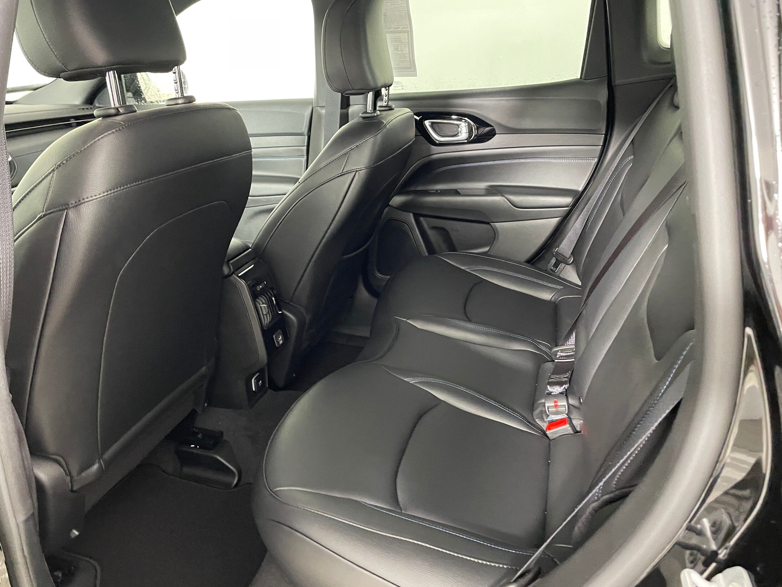 2026 Jeep Compass Limited Altitude photo 3