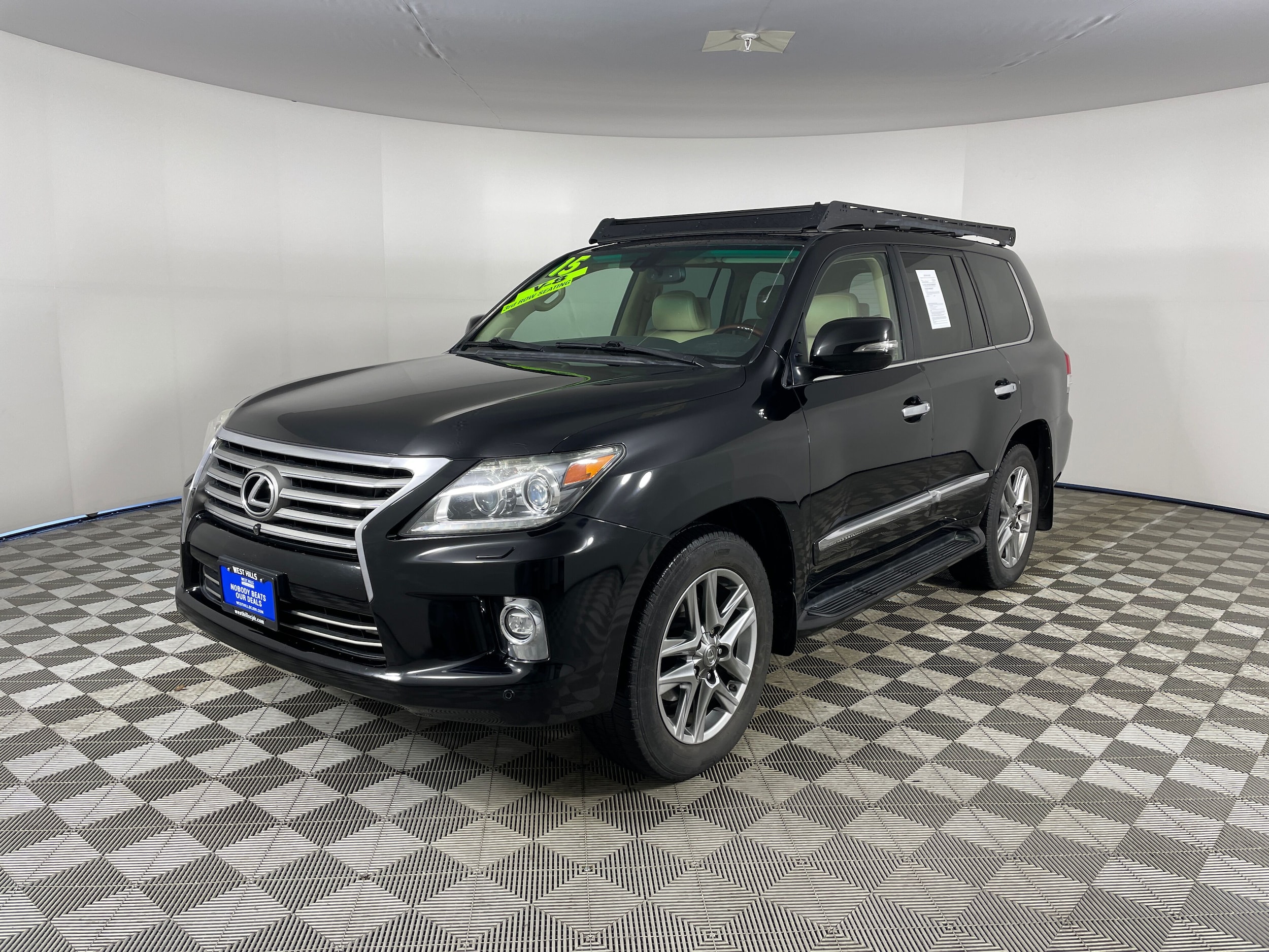 2015 Lexus LX 570's photo