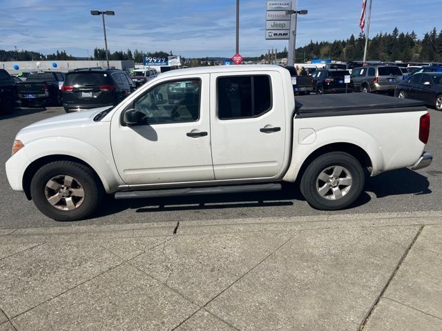 2012 Nissan Frontier SV V6 Crew Cab photo 5