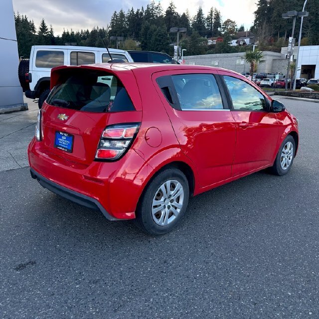 Used 2020 Chevrolet Sonic LT w/1FL Hatchback