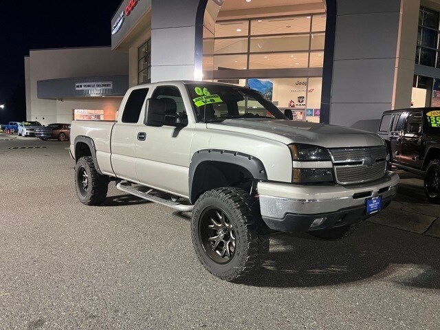 2006 Chevrolet Silverado 1500 LT photo 2