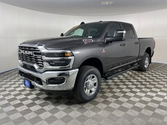 2025 Ram 3500 TRADESMAN CREW CAB 4X4 6'4 BOX Pickup
