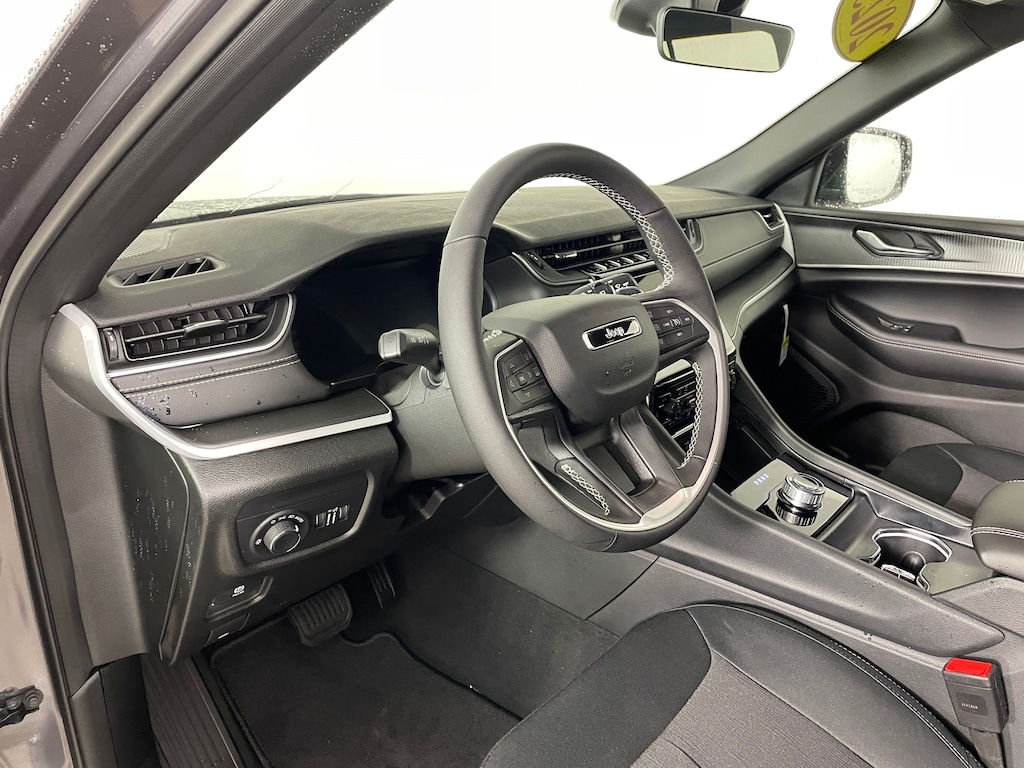 New 2025 Jeep Grand Cherokee L LAREDO X 4X4 Sport Utility