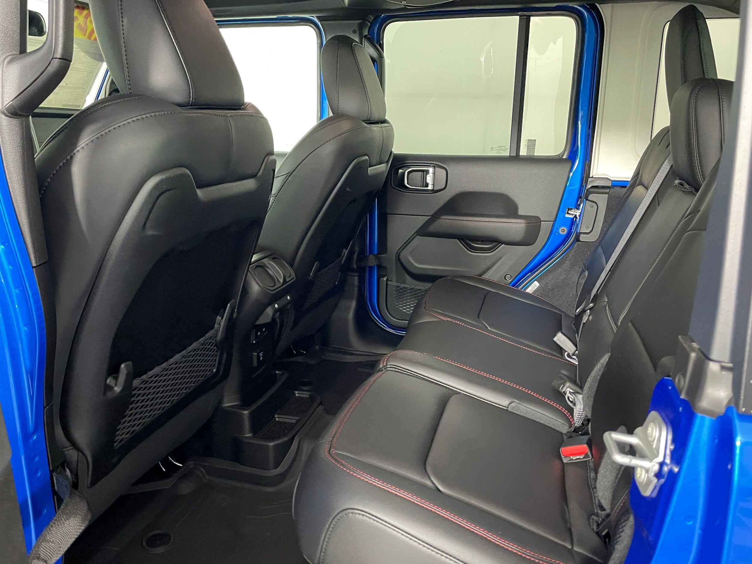 2025 Jeep Wrangler Rubicon photo 4