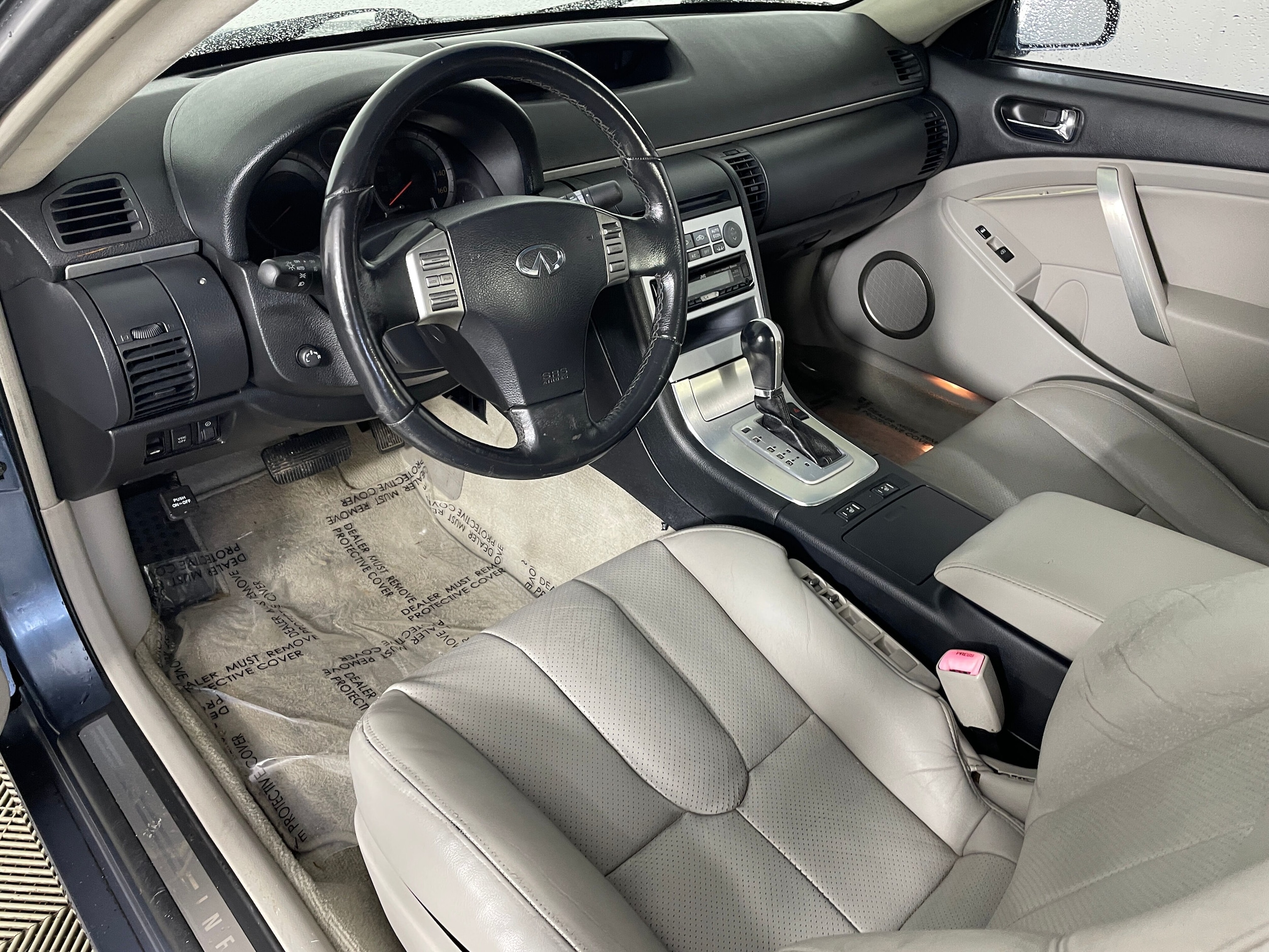 2005 INFINITI G35 Base photo 2