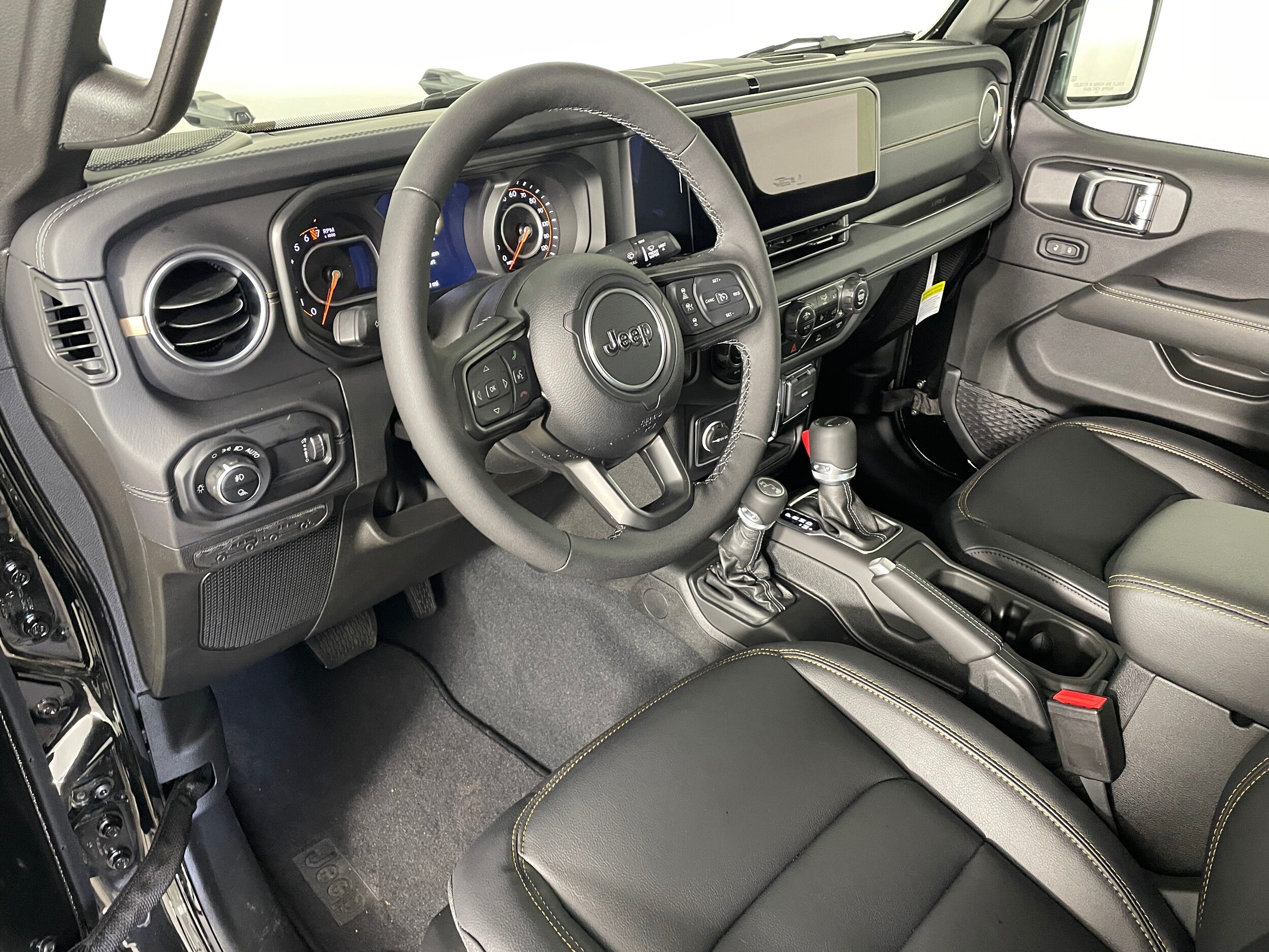 2025 Jeep Gladiator Sport S photo 3