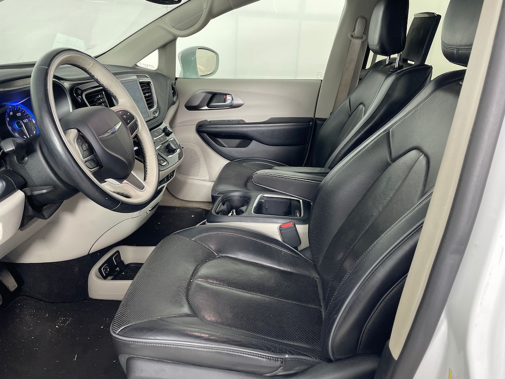 Used 2017 Chrysler Pacifica Limited Van