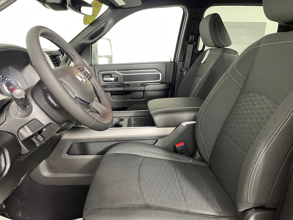 New 2026 Ram 2500 BIG HORN CREW CAB 4X4 6'4 BOX Pickup