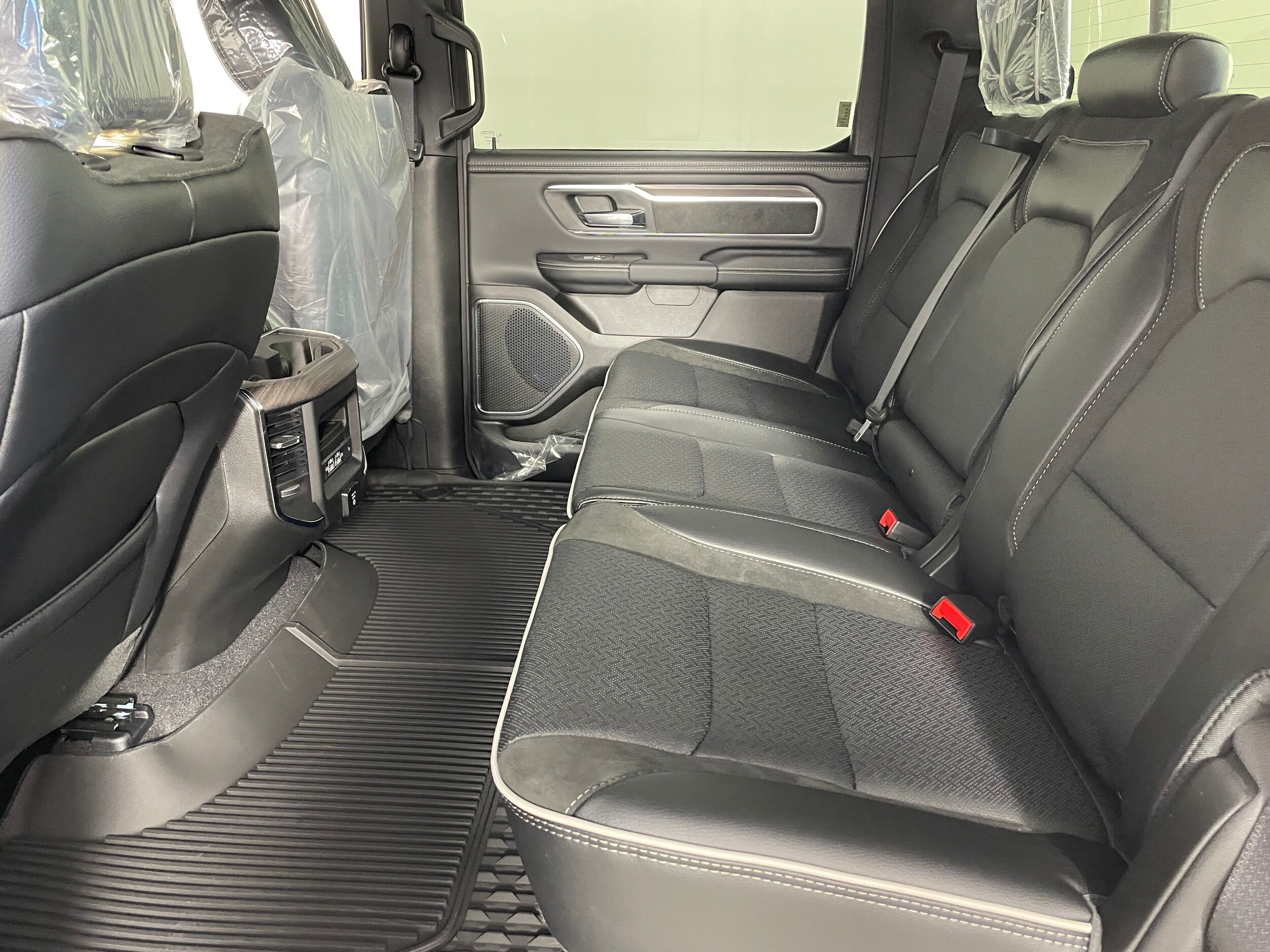 2026 Ram 1500 Laramie photo 4