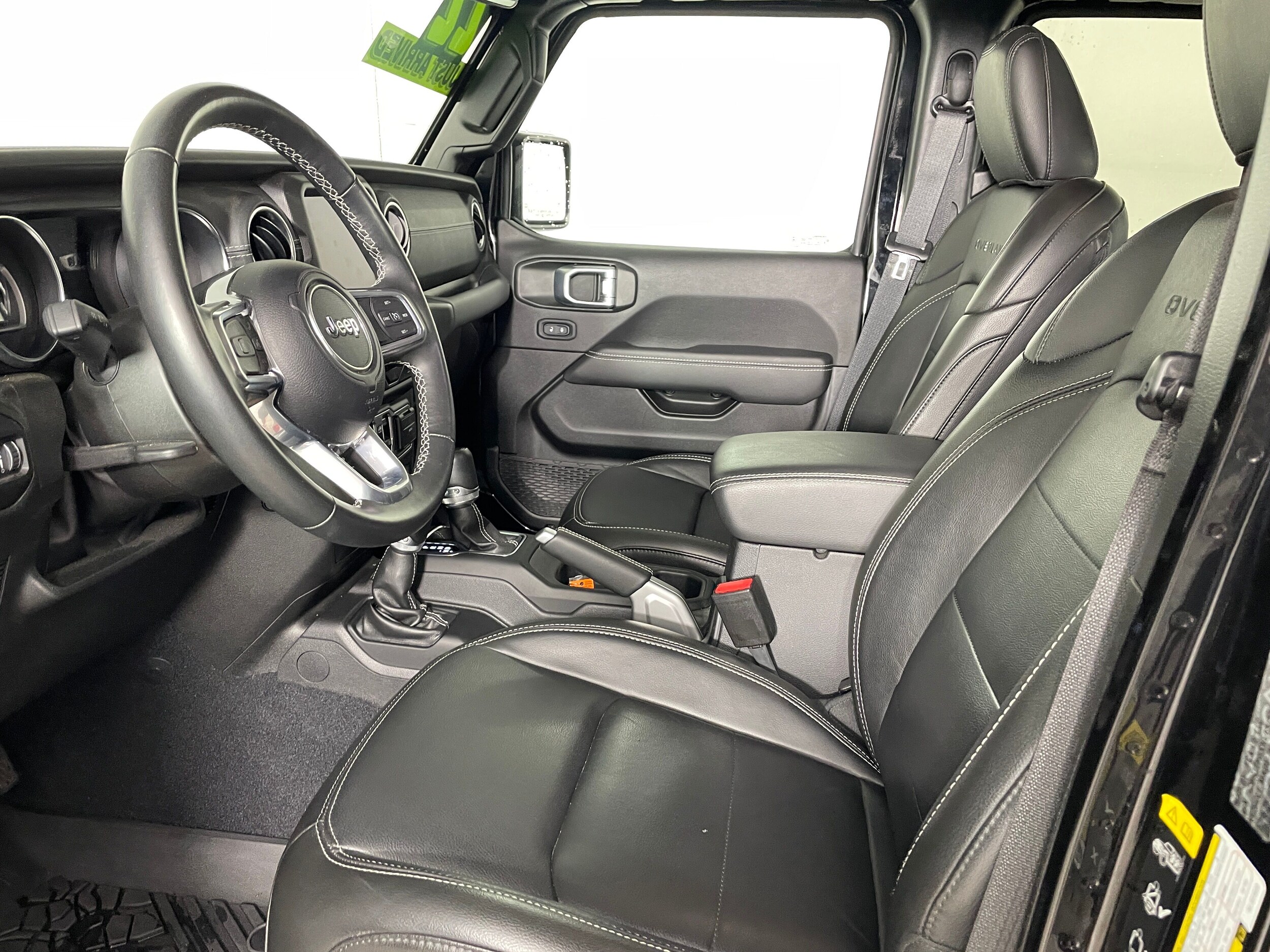 2022 Jeep Gladiator Overland photo 2
