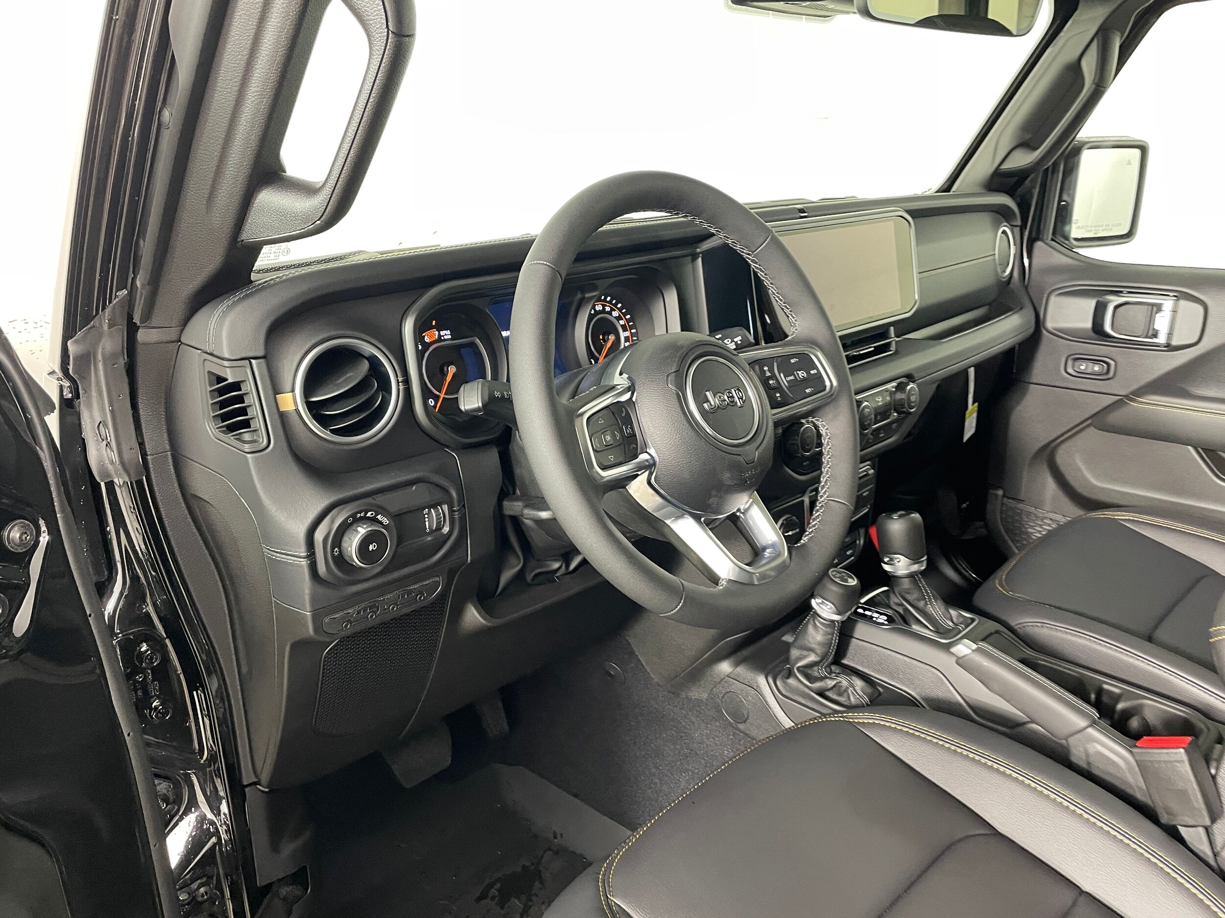 2025 Jeep Wrangler Sahara photo 2