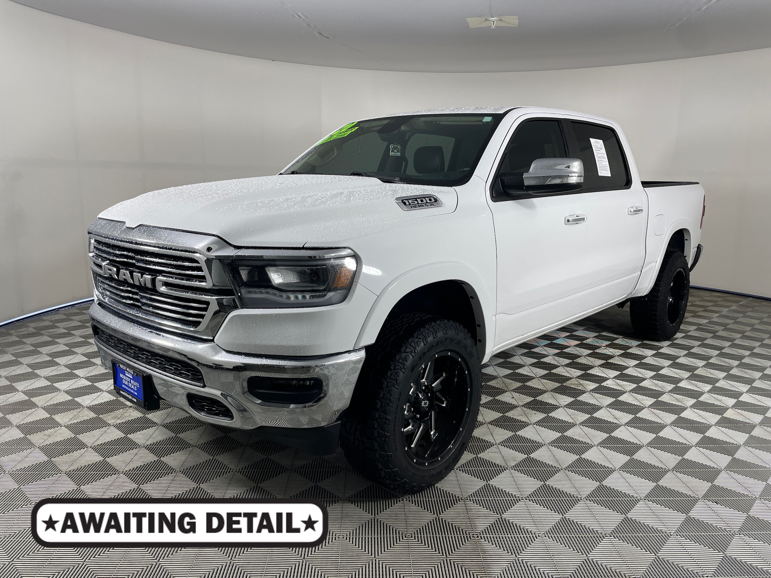 2020 RAM 1500 Laramie 4x4 Crew Cab 5'7's photo