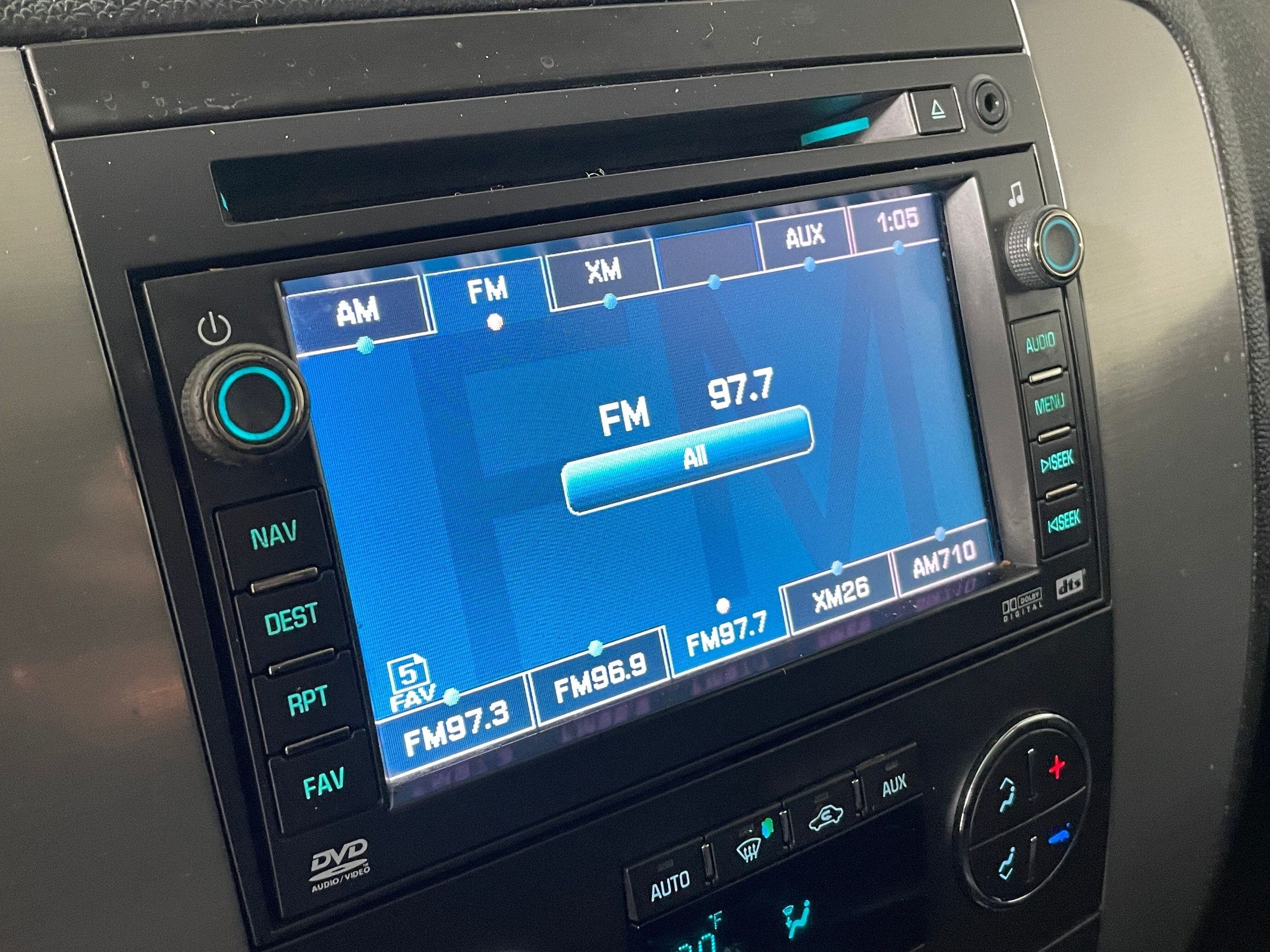 2008 GMC Yukon XL 1500 photo 3