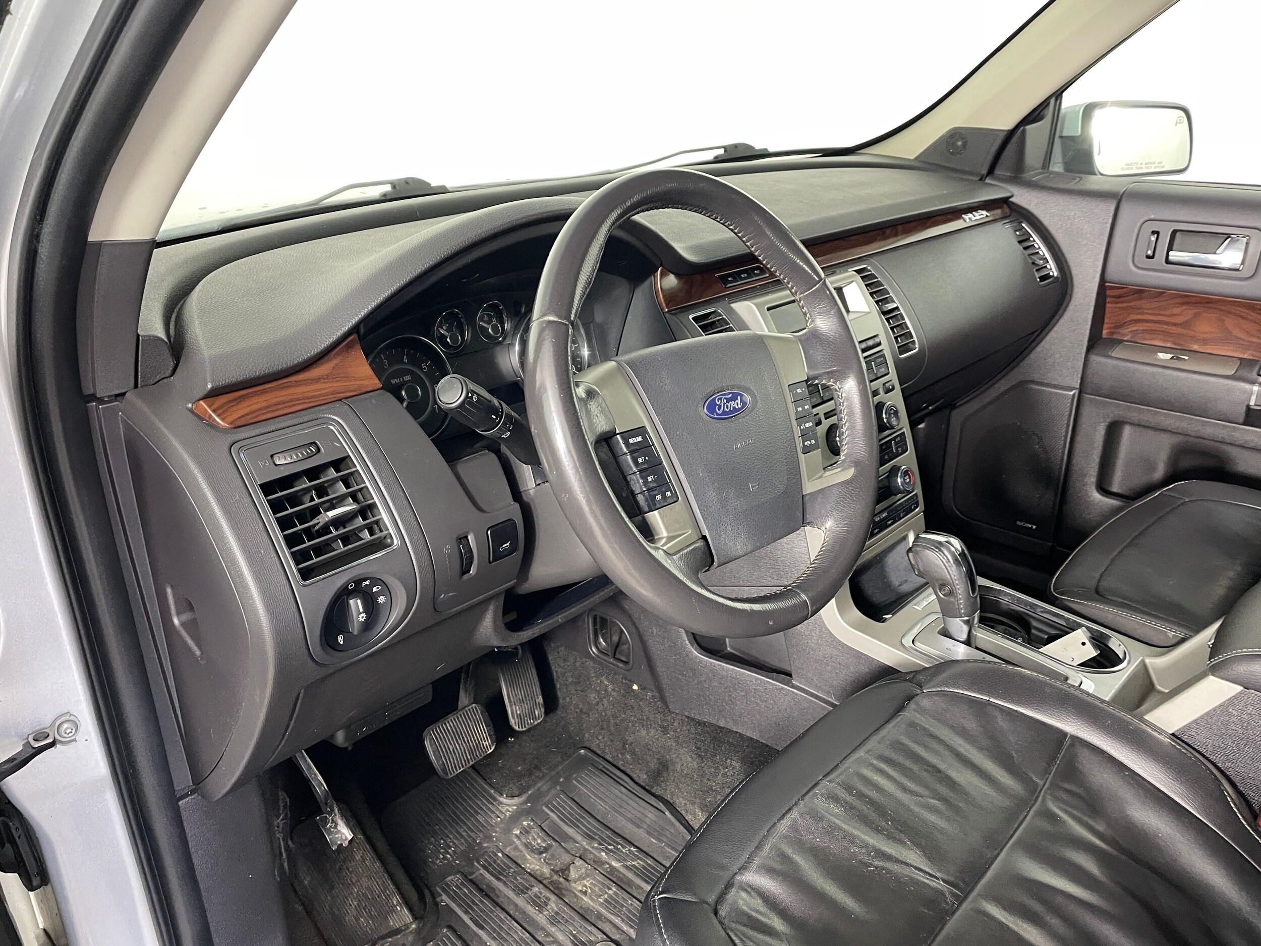 2009 Ford Flex SEL photo 3