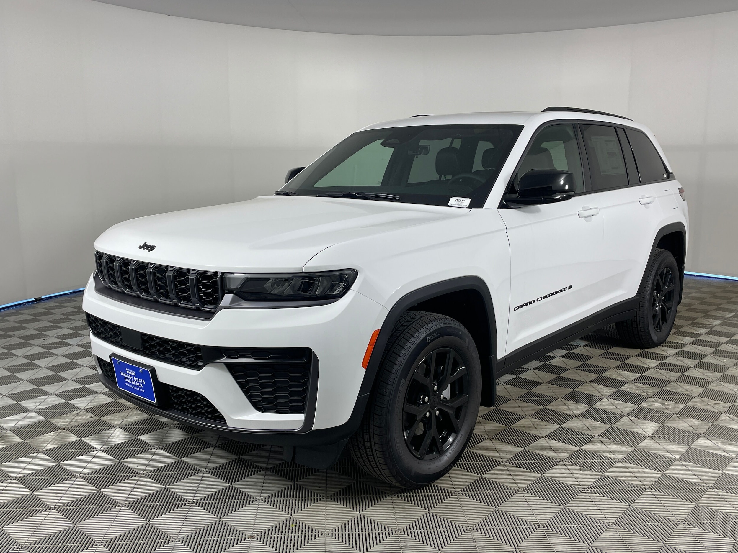 2026 Jeep Grand Cherokee Laredo Altitude 4x4's photo
