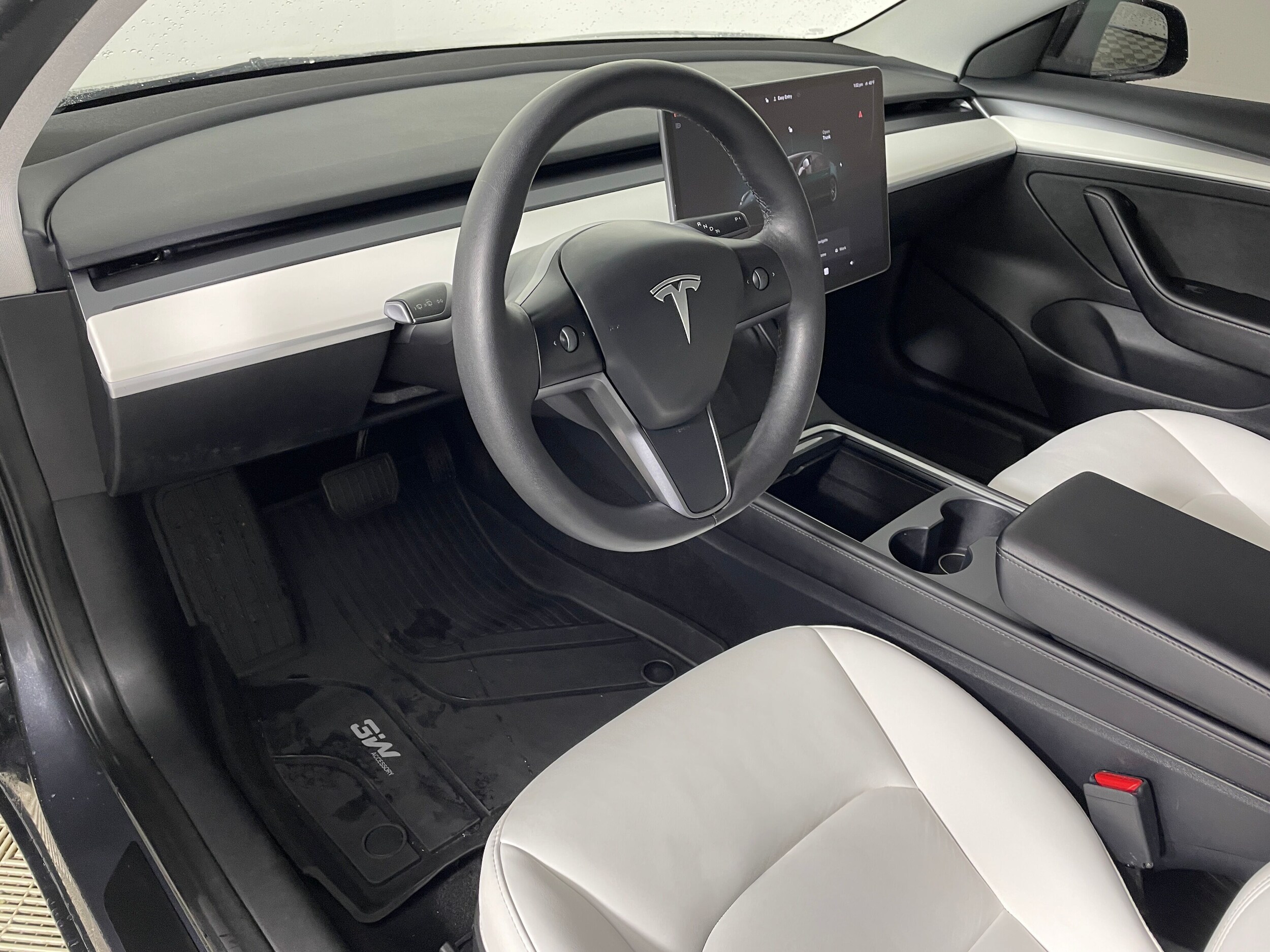 2023 Tesla Model 3 photo 2