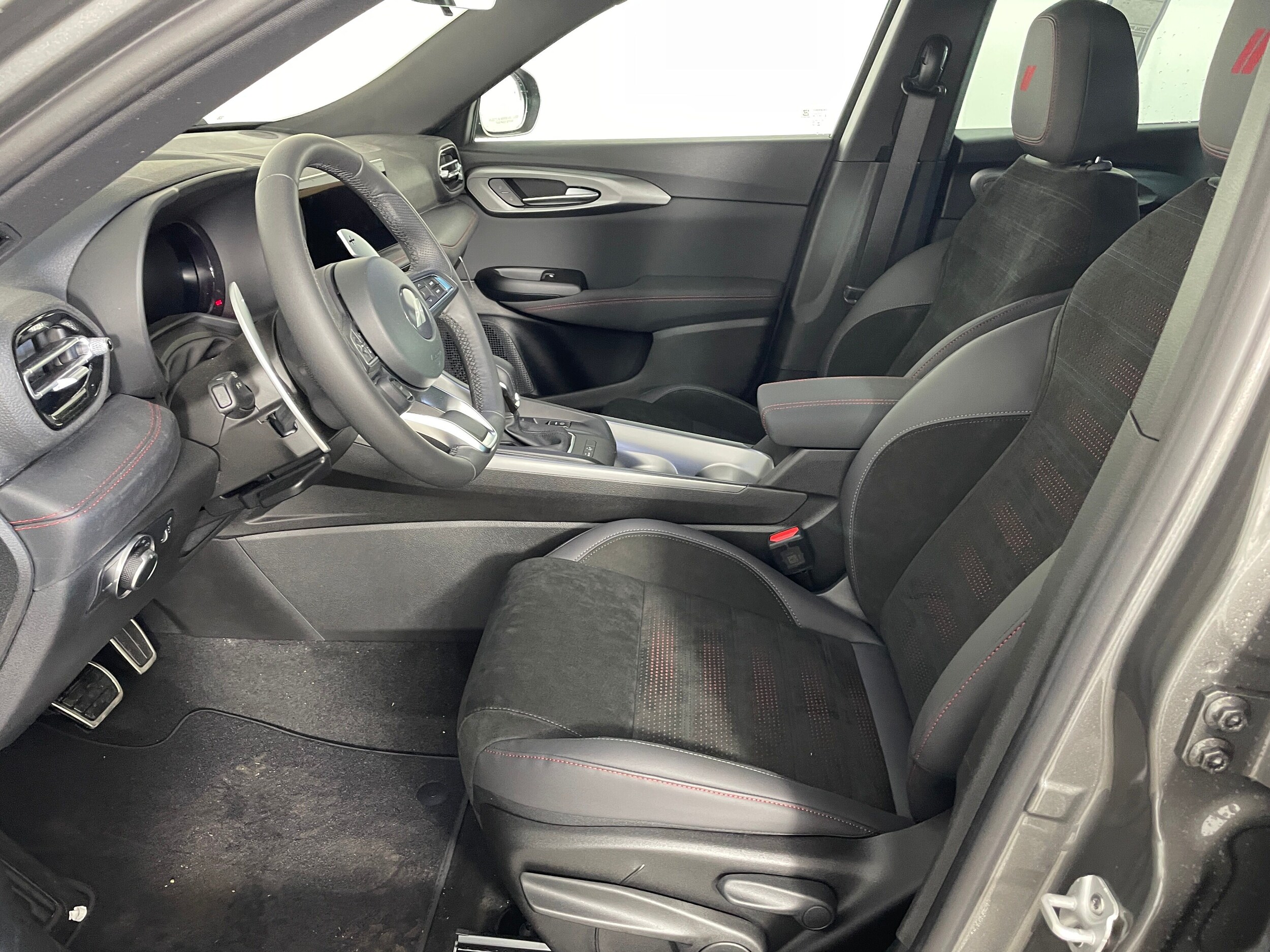 2025 Dodge Hornet GT photo 2