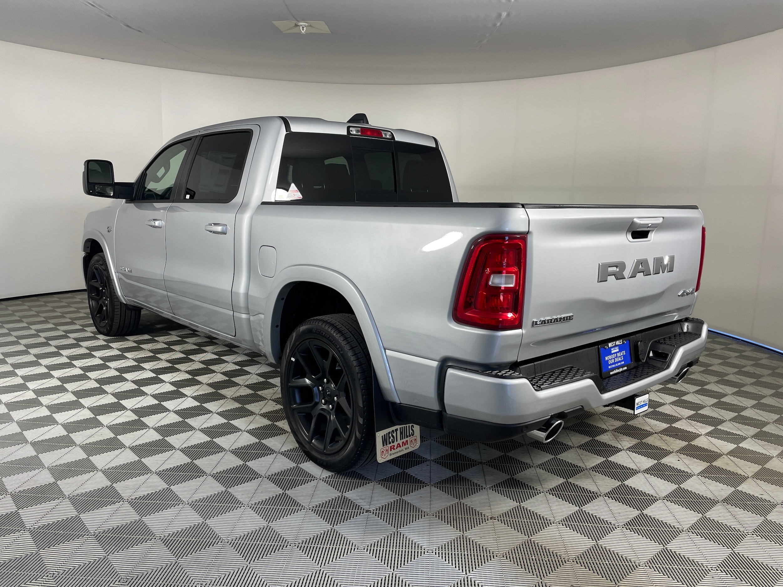 2026 RAM 1500 Laramie - Photo 8