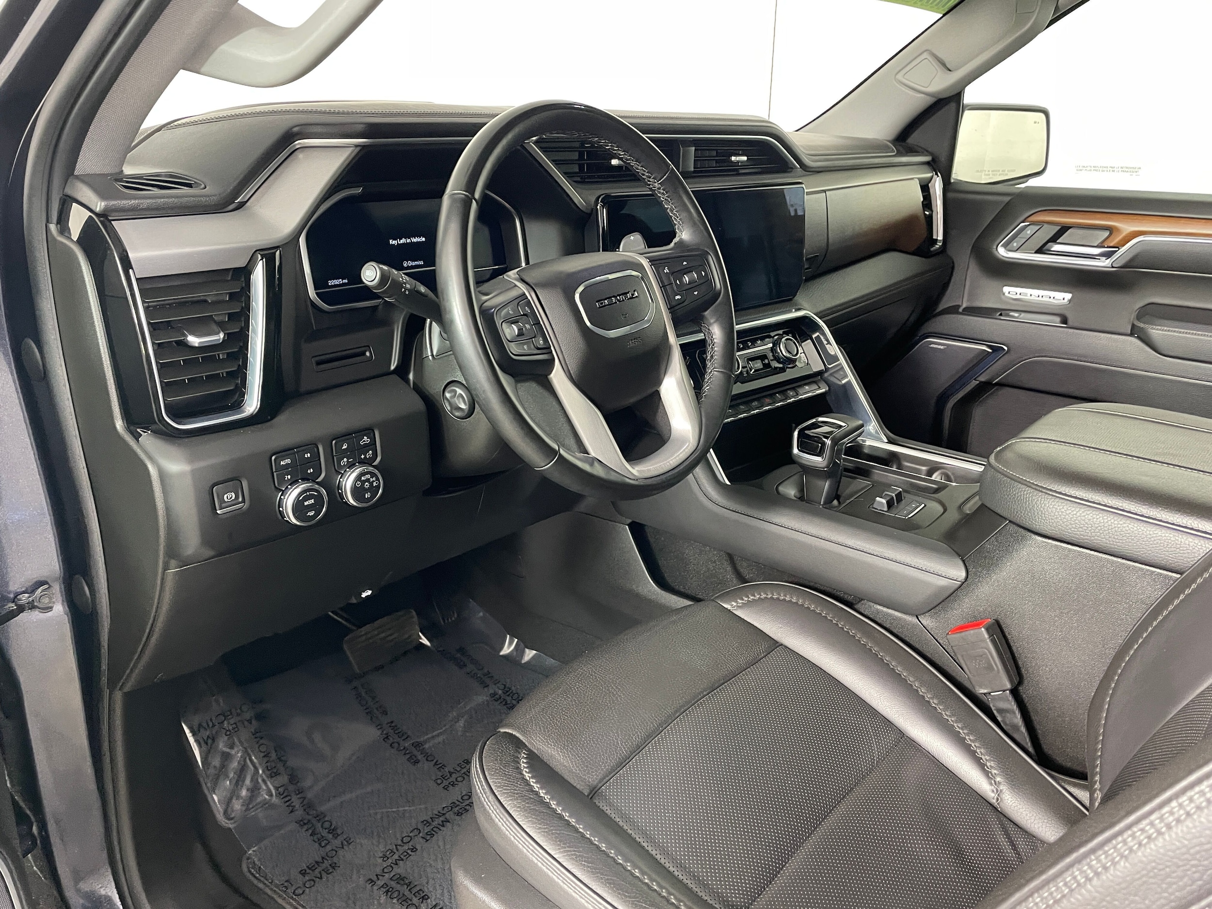 2023 GMC Sierra 1500 Denali photo 2