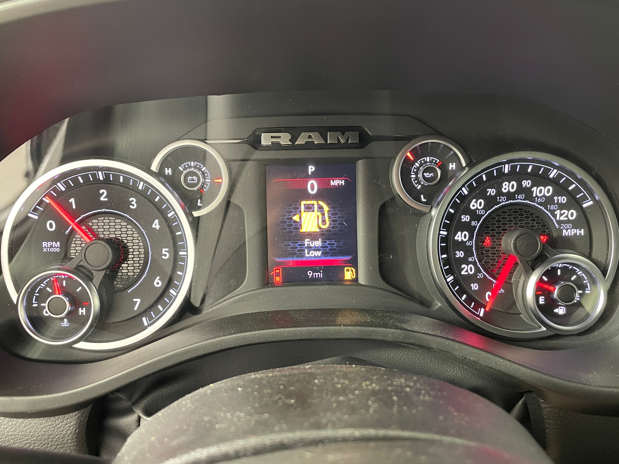 2025 Ram 1500 Tradesman photo 4