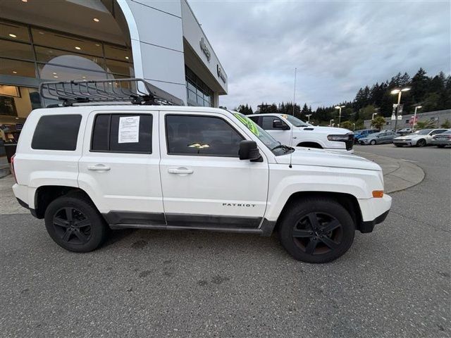 2011 Jeep Patriot Latitude X photo 2