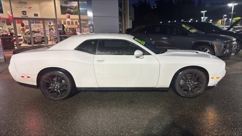 Used 2017 Dodge Challenger SXT Coupe