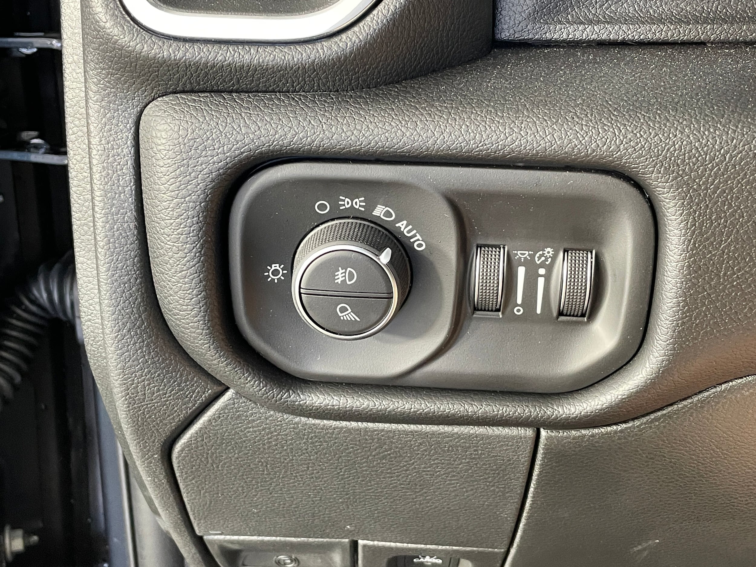 2026 RAM 2500 Laramie - Photo 11