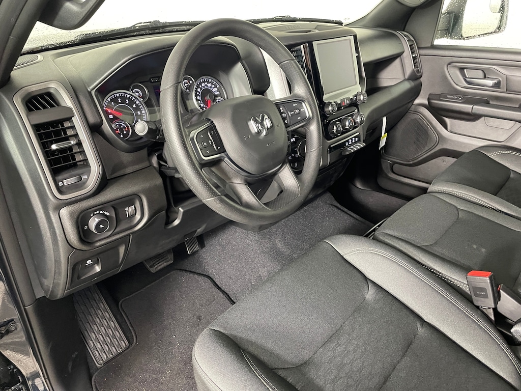 New 2026 Ram 1500 TRADESMAN CREW CAB 4X4 5'7 BOX Pickup