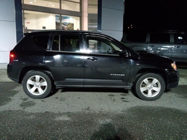 2014 Jeep Compass Sport photo 2