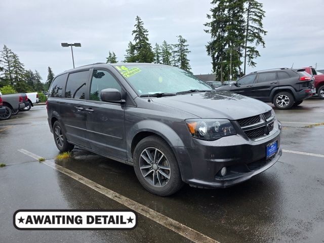 2016 Dodge Grand Caravan R/T's photo