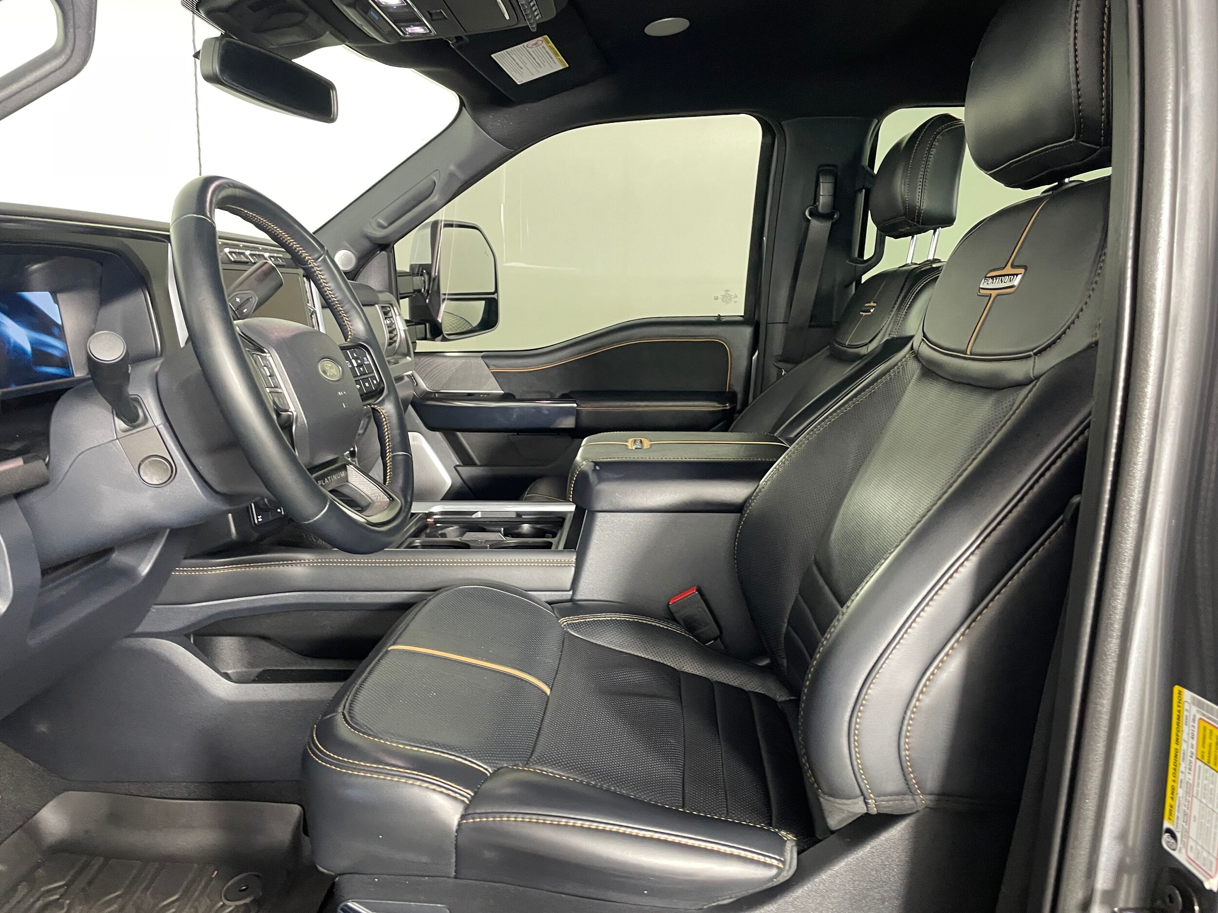 2024 Ford F-350 Platinum photo 2