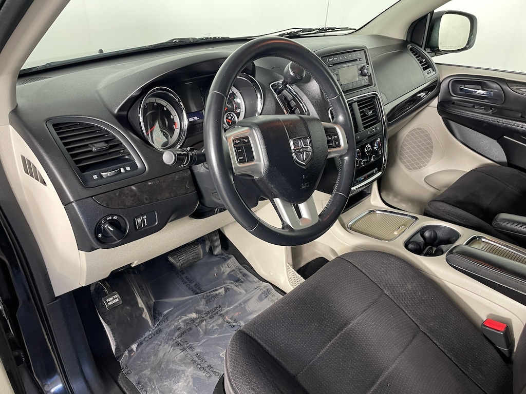 Used 2014 Dodge Grand Caravan SXT Van